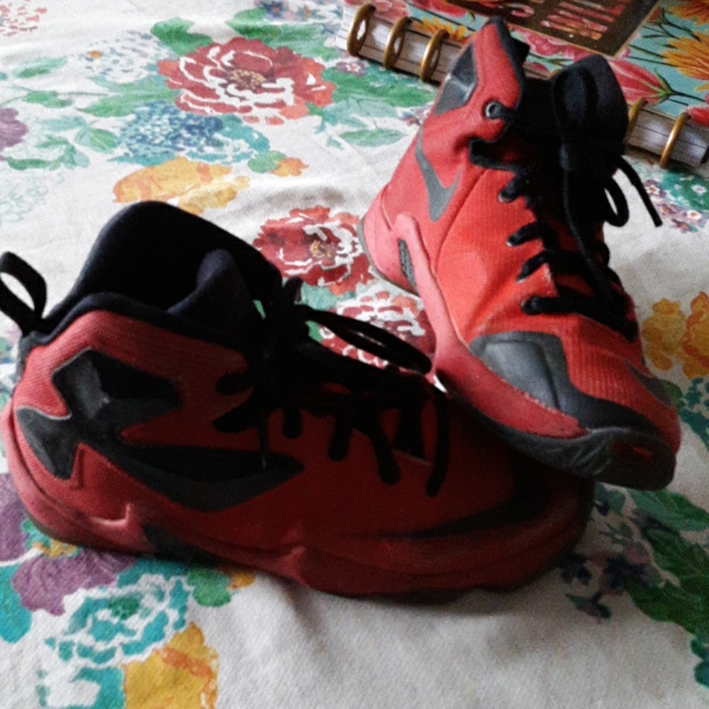 Boys shoes